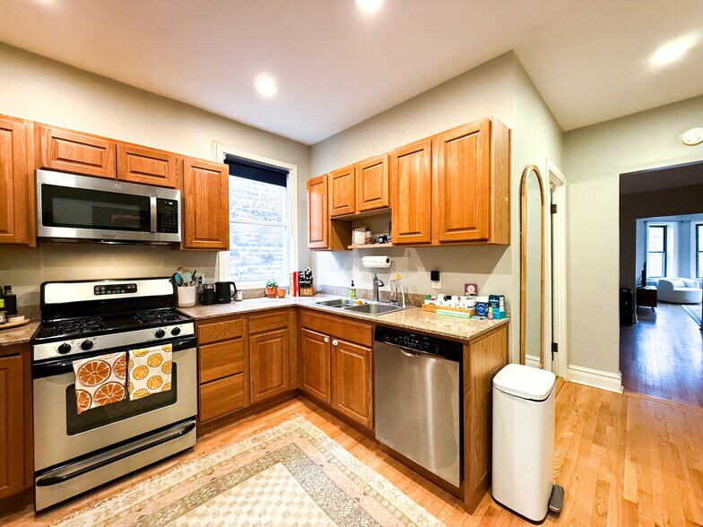 Building Photo - 3008 W George St