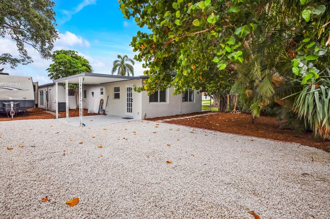 Building Photo - 701 Florida Mango Rd