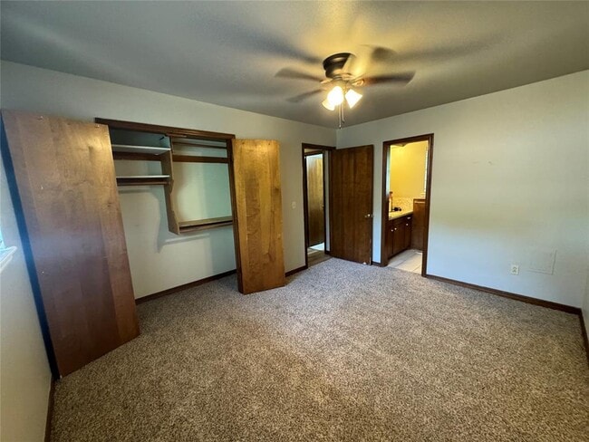 Building Photo - 345 Travis Cir