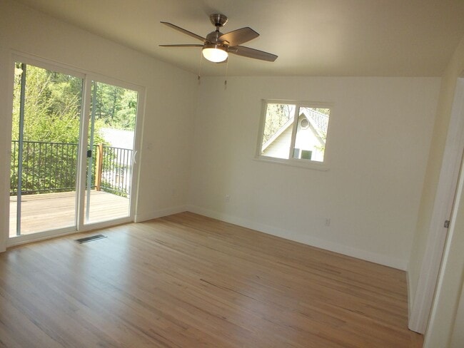 Building Photo - Remodeled 3/2 Placerville home near downtown and Marshall Medical!