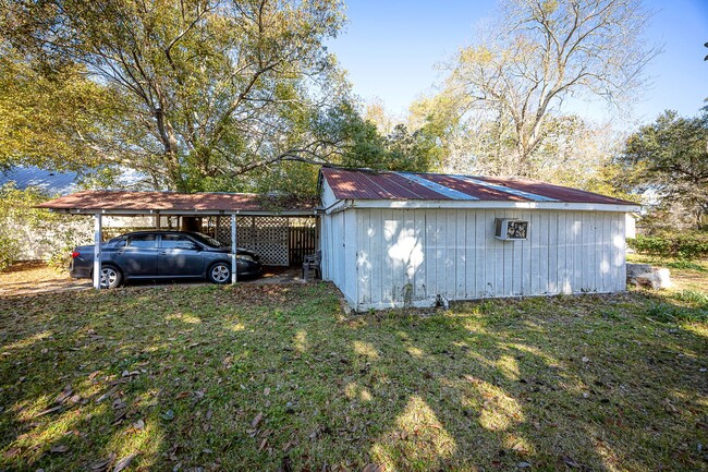 Building Photo - Cute 2 bedroom 1 bath Cottage in Pascagoula