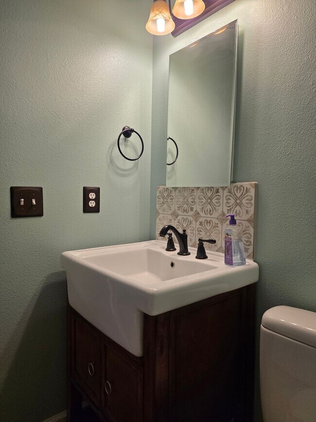 Building Photo - STUNNING PROPERTY-3 bedroom/2 bath Manufacture home in Central Bullhead City