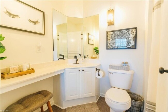 Building Photo - 2000 Picardy Ct