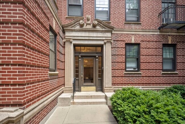 Building Photo - 36 Linnaean St