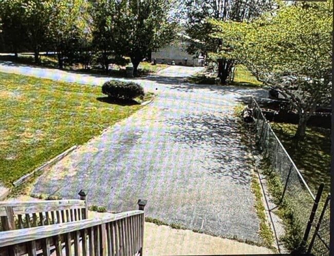 Building Photo - 18 Grove Hills Dr