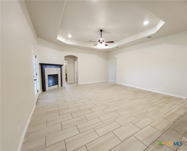 Building Photo - 213 Cammie Dr