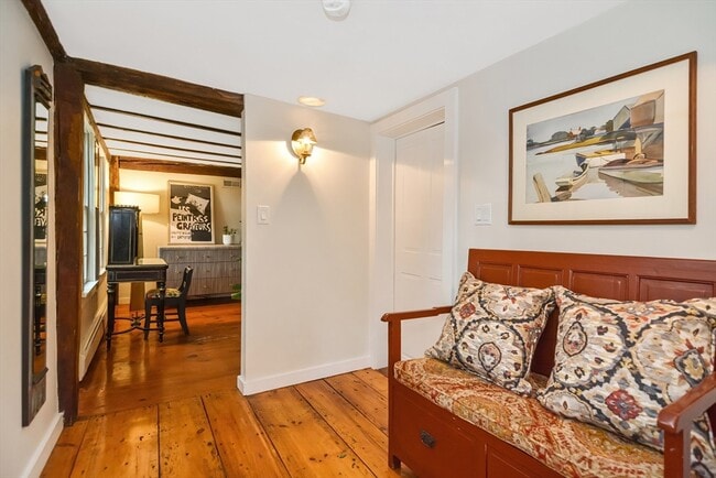 Building Photo - 144 Old Connecticut Path