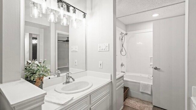 Building Photo - 3502 Burlington St