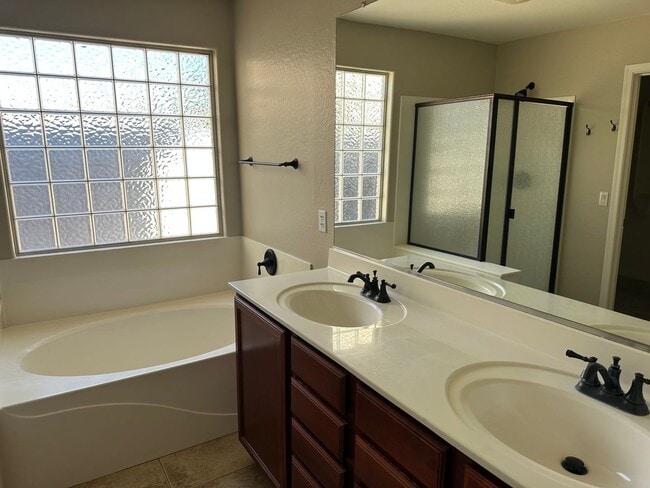 Building Photo - Skyline Ranch home