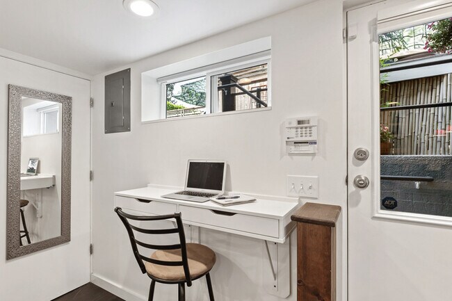 Building Photo - 11639 1st Ave NW