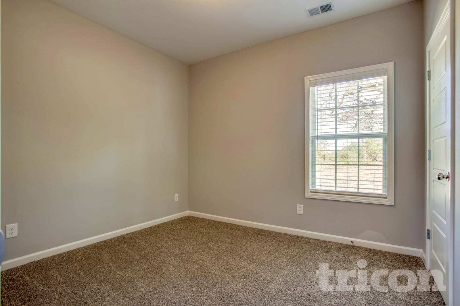 Building Photo - 718 W Coker Way