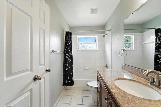 Building Photo - 1725 Bondurant Way