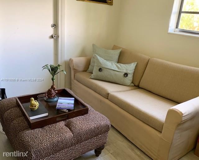 Building Photo - 3 br, 3 bath House - 6811 SW 52nd St