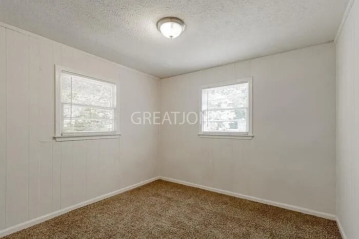 Building Photo - 928 Perry Dr