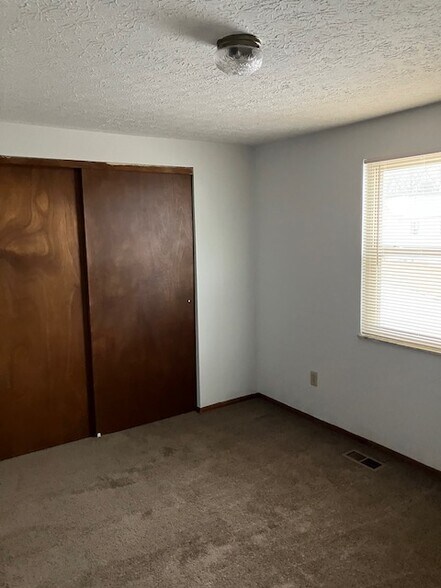 Building Photo - 5353 Shiloh Dr