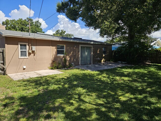 Building Photo - 6790 79th Ave N