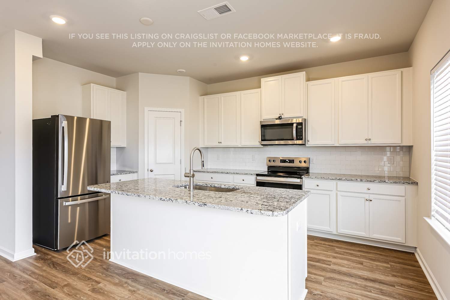 Building Photo - 209 White Flds Ave