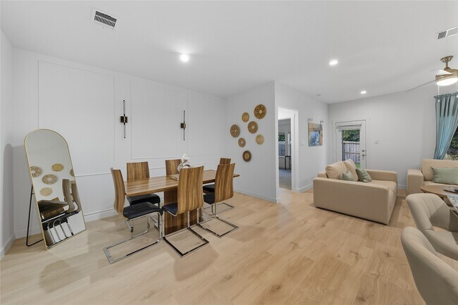 Building Photo - 1638 Westway Dr