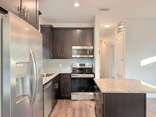 Building Photo - 500 N D St