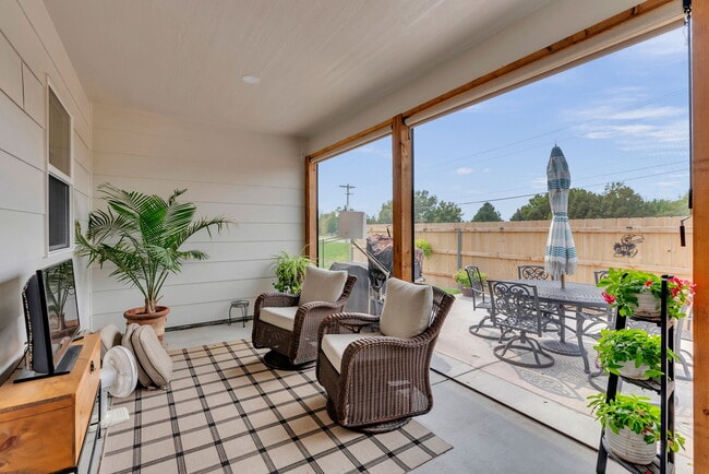 Building Photo - 1703 Jase Ct