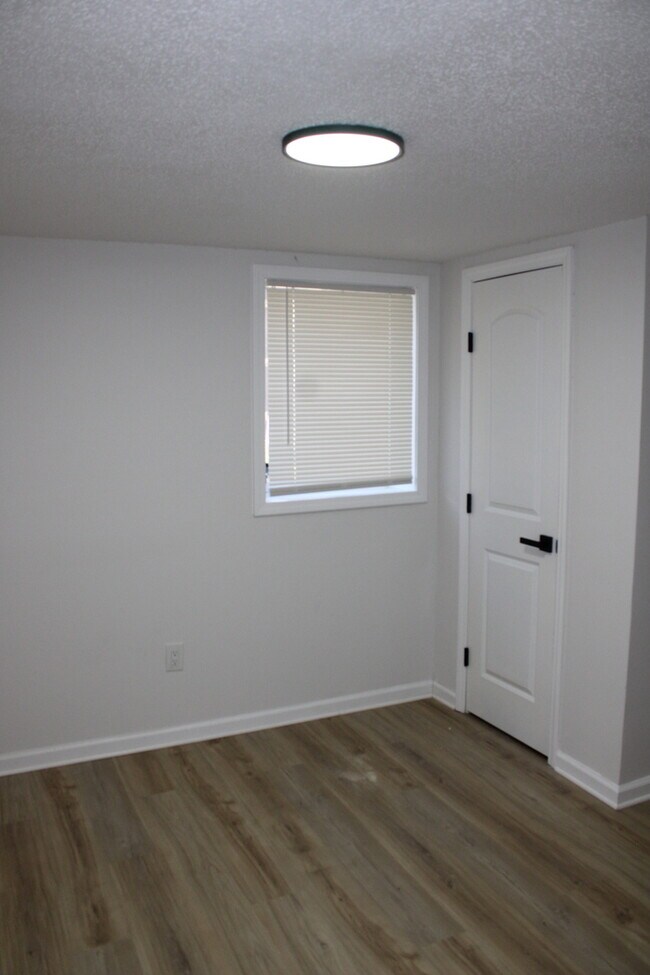 Building Photo - Beautiful 4-bedroom, 3 full baths home located in Independence, MO