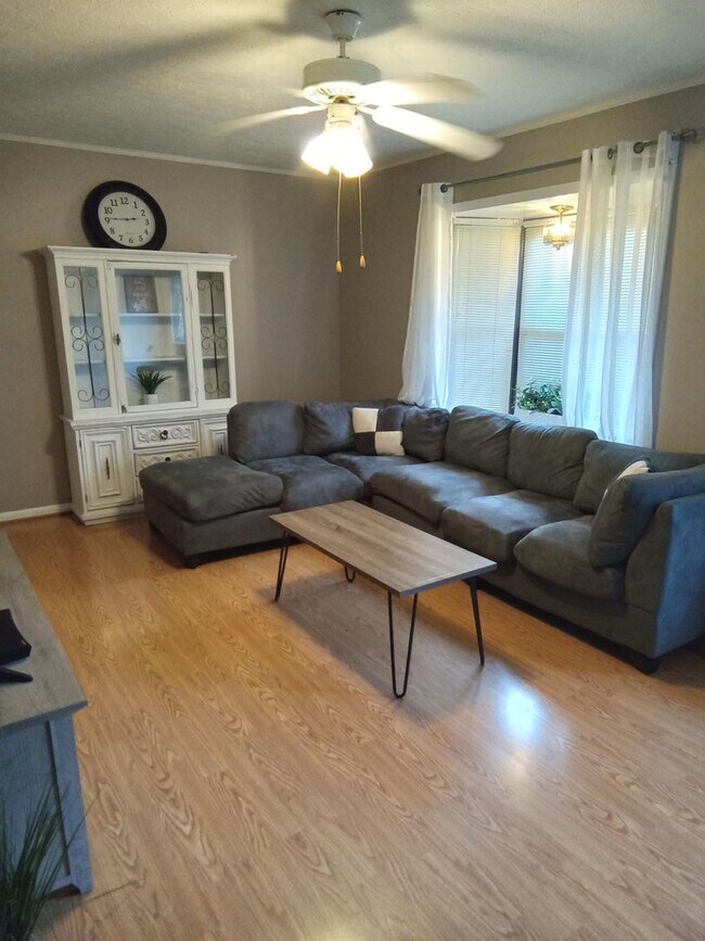 Building Photo - 4BR 3BA SFH with Full Finished Basement