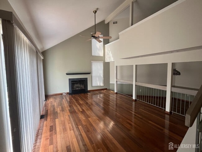Building Photo - 16 Wisteria Ct
