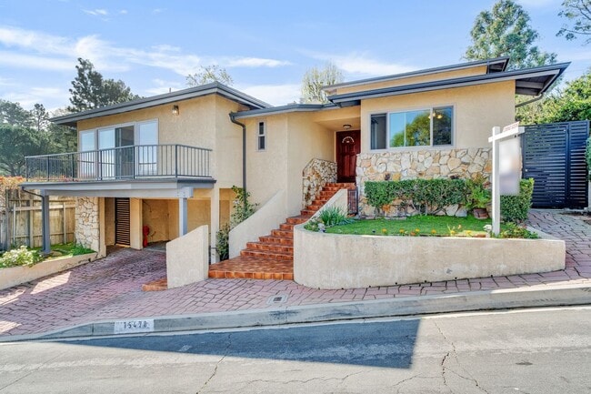 Building Photo - 15470 Longbow Dr
