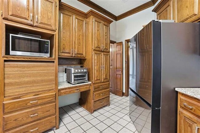 Building Photo - Beautiful 4 Bedroom Home with Pool – Available Now!