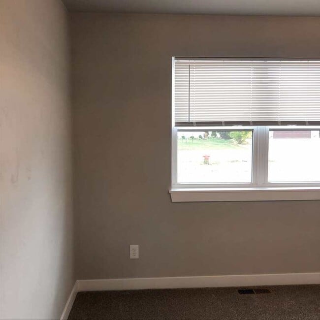 Building Photo - 449/451 Longwood Lane - 451