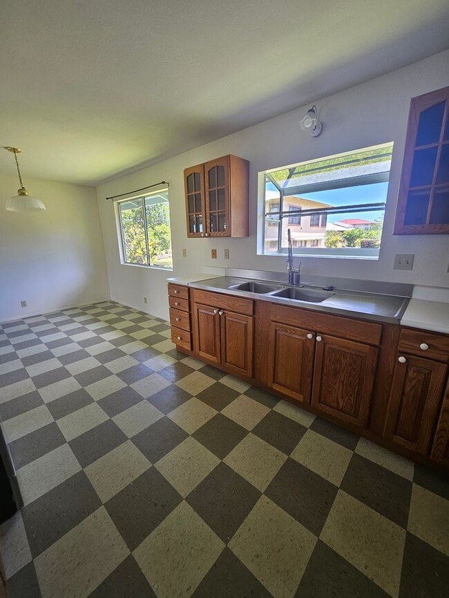 Building Photo - Beautiful 3 bedroom home on Naniakea St