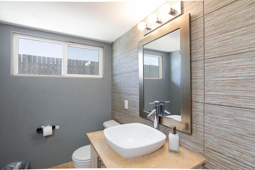 Building Photo - 1443 Aztec Way