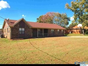 Building Photo - 104 Woodlawn Dr