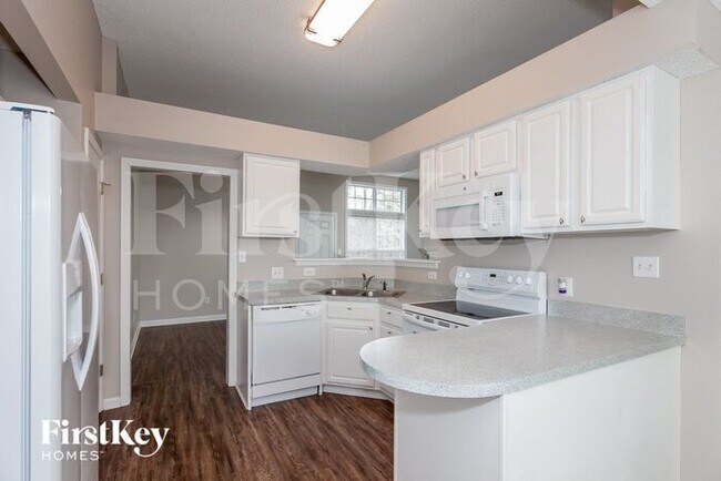 Building Photo - 998 Piney Church Rd
