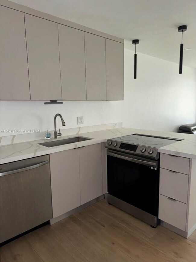 Building Photo - 3970 SW 58th St