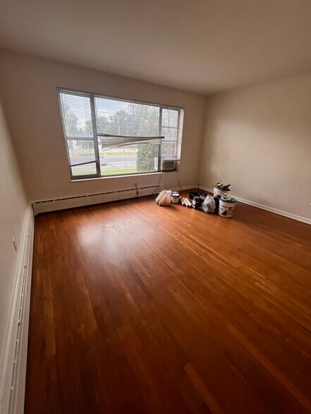 Building Photo - 973 W 300 N