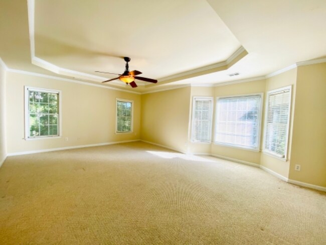 Building Photo - 835 River Trace Ct