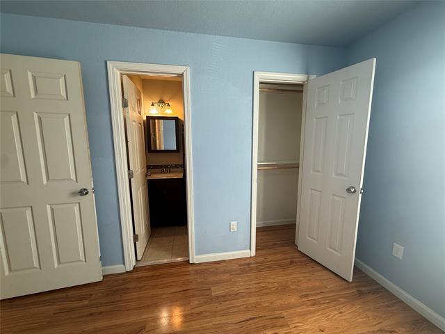 Building Photo - 733 S Crockett Dr