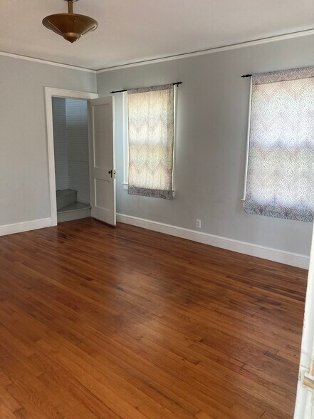 LR with access to upstairs - 838 Shober St