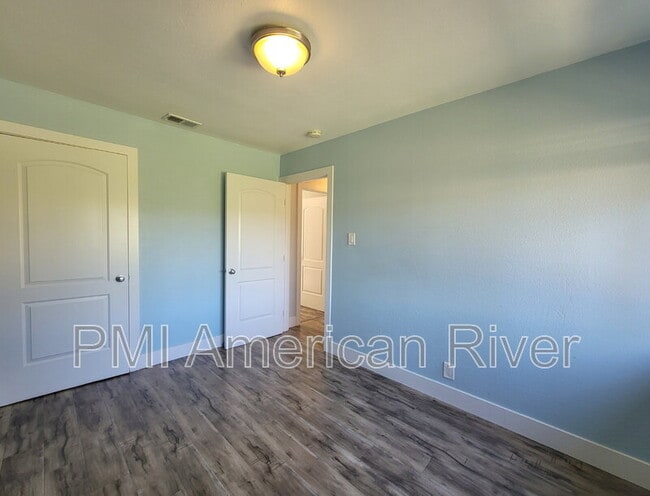 Building Photo - 5400 Del Norte Blvd