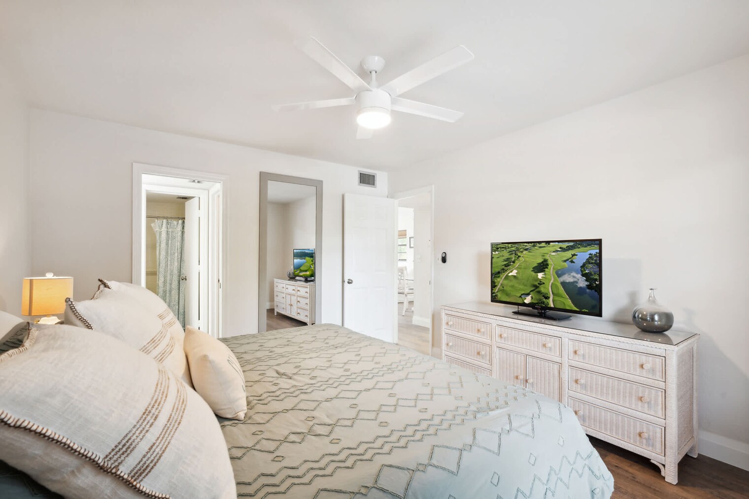 Building Photo - 600 Neapolitan Way