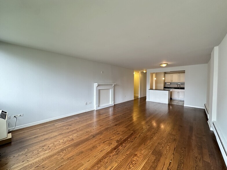 Building Photo - 1349 N Dearborn St