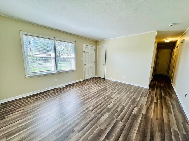 Building Photo - 710 Latimer Ave