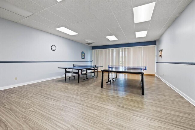 Building Photo - 7540 Bay Island Dr S