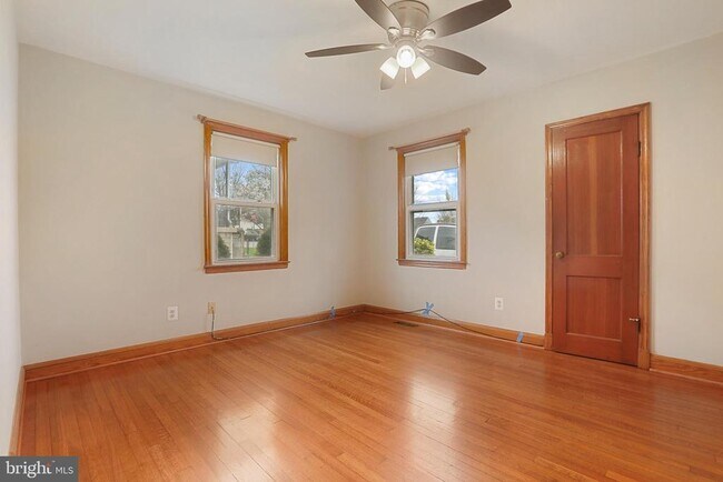 Building Photo - 7604 Queen Anne Dr