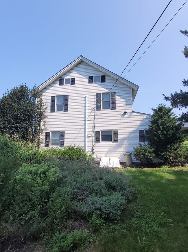 Building Photo - Country Views In Berks County-one pet allowed