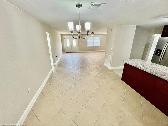Building Photo - 1409 Palm Way