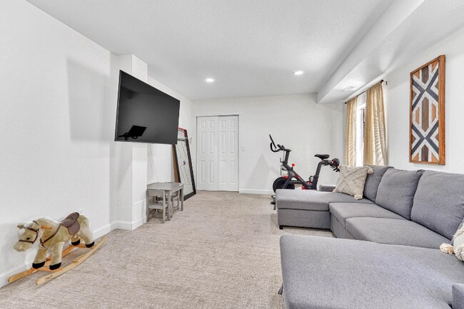 Building Photo - 10566 Cherrybrook Cir