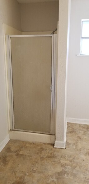 Building Photo - 1117 E Nettie Ave