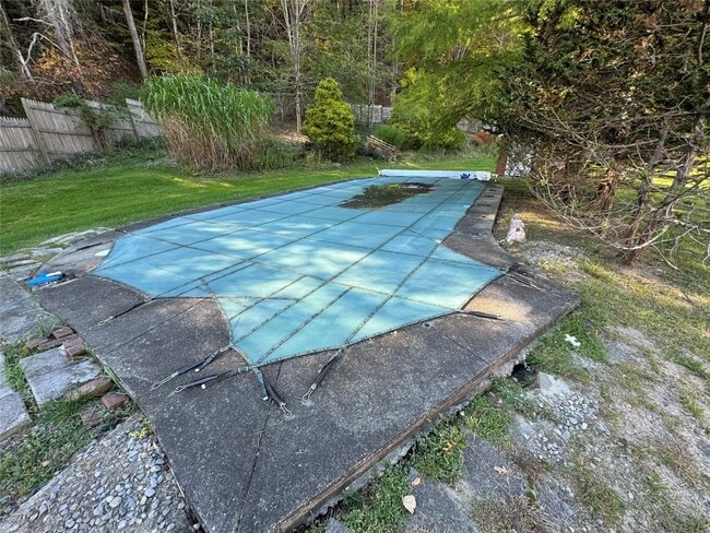 Building Photo - 453 Grippen Hill Rd